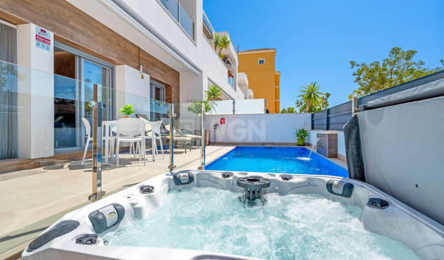 Odsprzedaż - Kamienica - Formentera del Segura - Costa Blanca