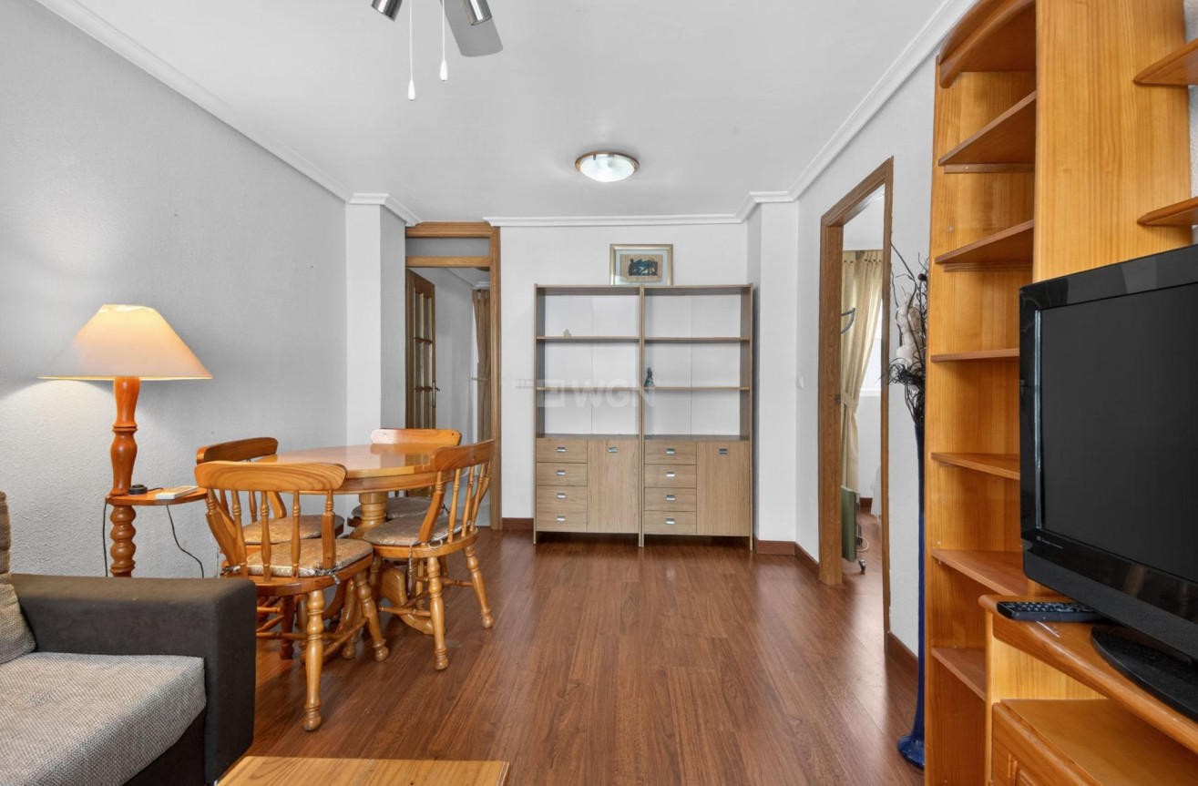 Odsprzedaż - Mieszkanie w bloku - Torrevieja - PARQUE DE LAS NACIONES