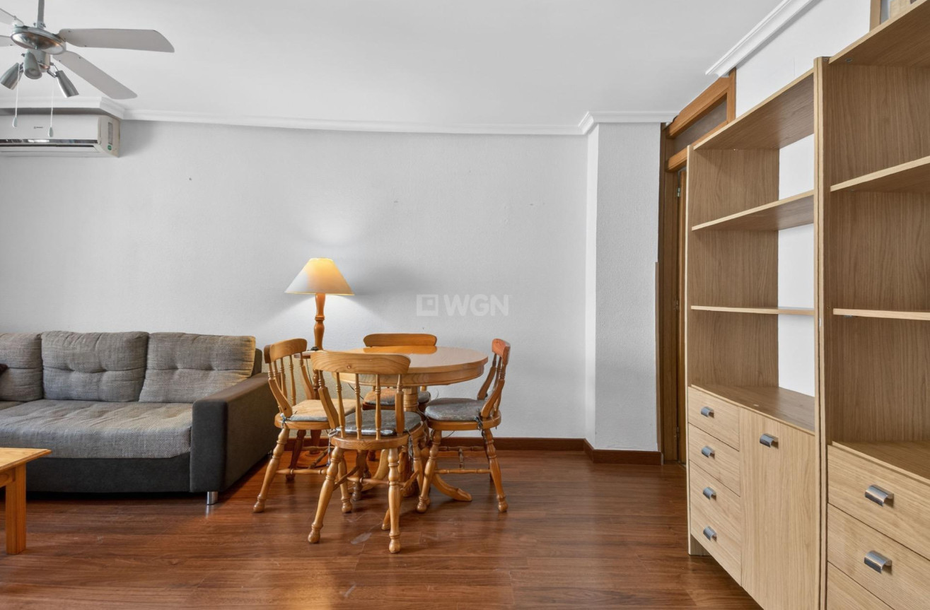 Odsprzedaż - Mieszkanie w bloku - Torrevieja - PARQUE DE LAS NACIONES