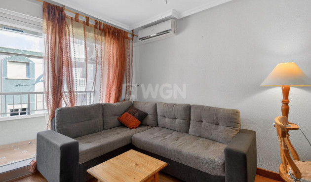 Odsprzedaż - Mieszkanie w bloku - Torrevieja - PARQUE DE LAS NACIONES