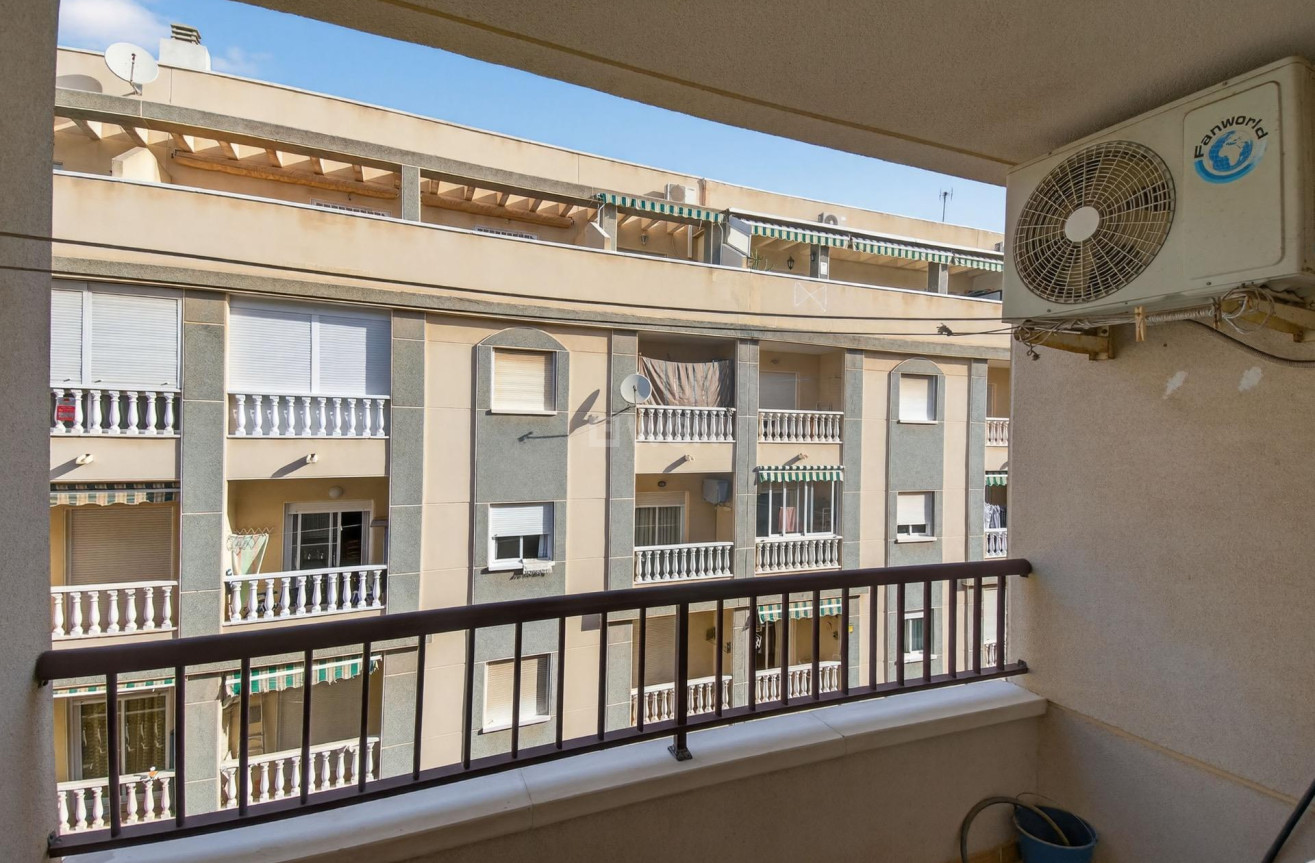 Odsprzedaż - Mieszkanie w bloku - Torrevieja - PARQUE DE LAS NACIONES