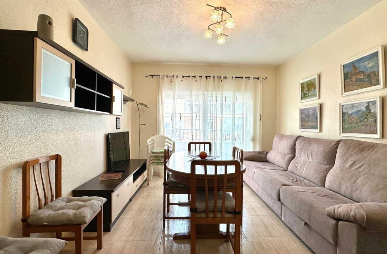 Odsprzedaż - Mieszkanie w bloku - Torrevieja - Estacion De Autobuses