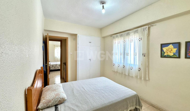 Odsprzedaż - Mieszkanie w bloku - Torrevieja - Estacion De Autobuses