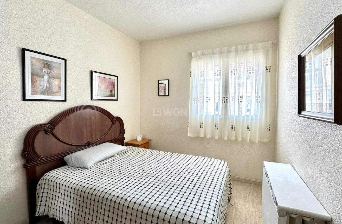 Odsprzedaż - Mieszkanie w bloku - Torrevieja - Estacion De Autobuses