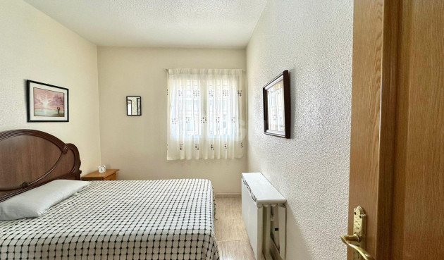 Odsprzedaż - Mieszkanie w bloku - Torrevieja - Estacion De Autobuses