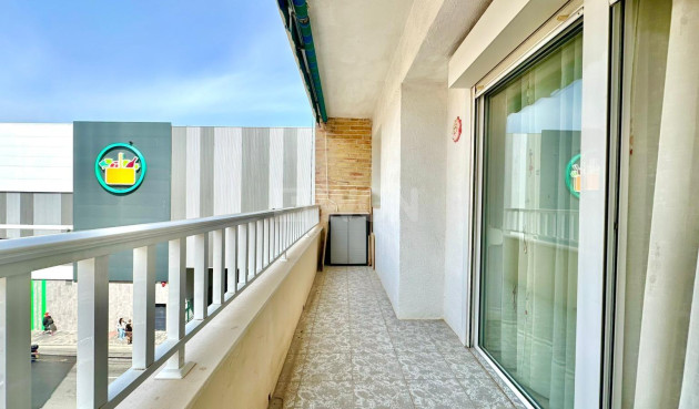 Odsprzedaż - Mieszkanie w bloku - Torrevieja - Estacion De Autobuses