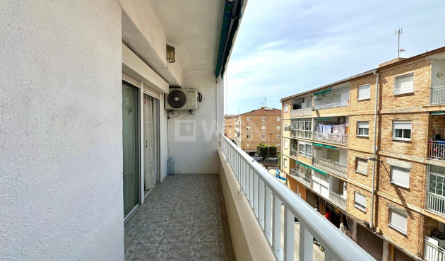 Odsprzedaż - Mieszkanie w bloku - Torrevieja - Estacion De Autobuses