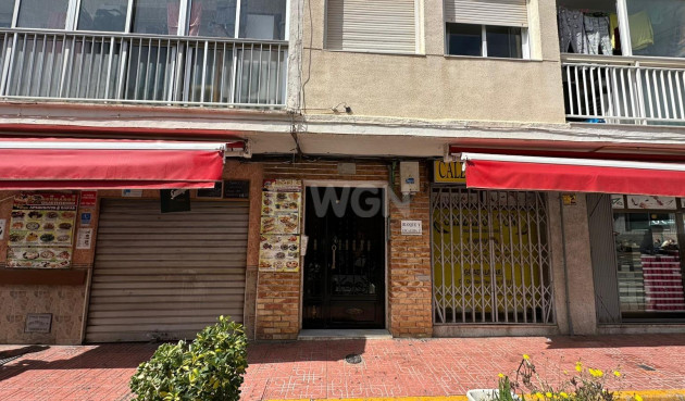 Odsprzedaż - Mieszkanie w bloku - Torrevieja - Estacion De Autobuses