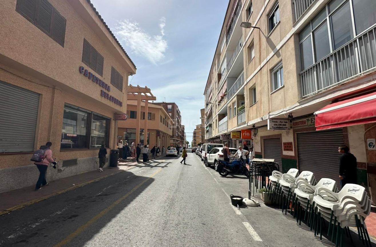 Odsprzedaż - Mieszkanie w bloku - Torrevieja - Estacion De Autobuses