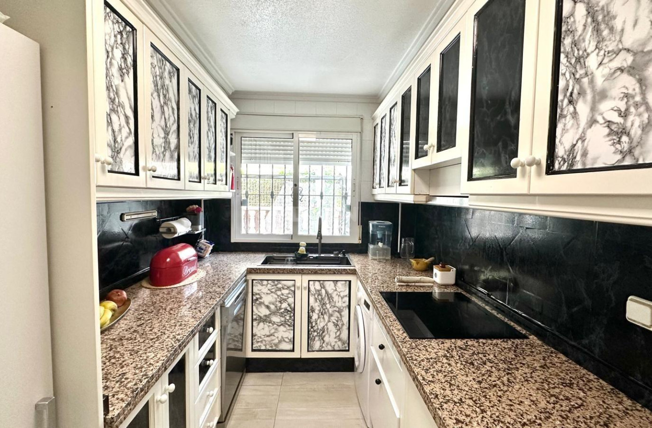 Odsprzedaż - Villa - Orihuela Costa - La Regia