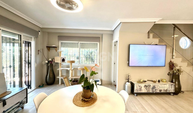 Odsprzedaż - Villa - Orihuela Costa - La Regia