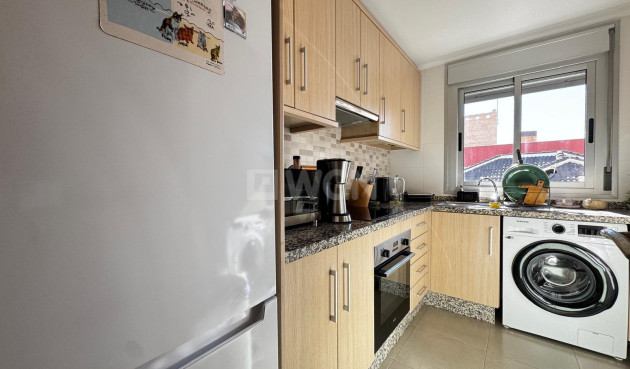 Odsprzedaż - Mieszkanie w bloku - Torrevieja - Playa del Cura