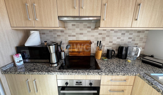 Odsprzedaż - Mieszkanie w bloku - Torrevieja - Playa del Cura