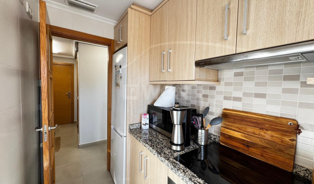 Odsprzedaż - Mieszkanie w bloku - Torrevieja - Playa del Cura