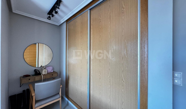 Odsprzedaż - Mieszkanie w bloku - Torrevieja - Playa del Cura