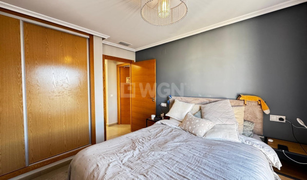 Odsprzedaż - Mieszkanie w bloku - Torrevieja - Playa del Cura