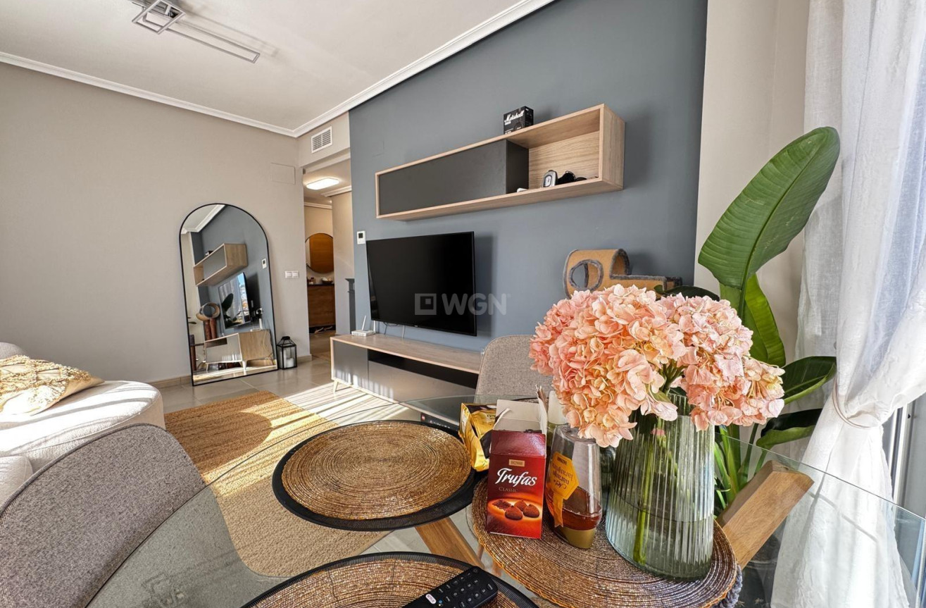 Odsprzedaż - Mieszkanie w bloku - Torrevieja - Playa del Cura