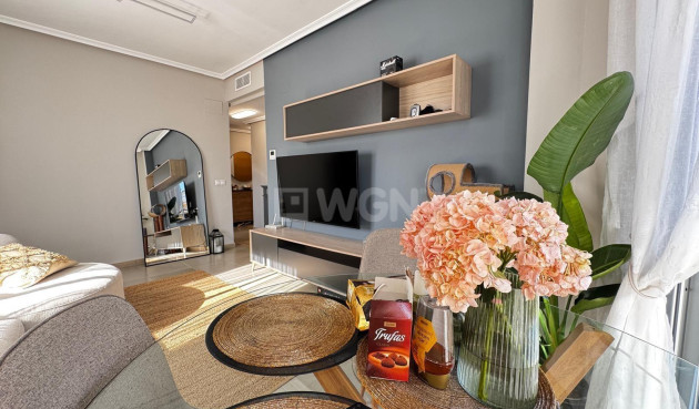 Odsprzedaż - Mieszkanie w bloku - Torrevieja - Playa del Cura