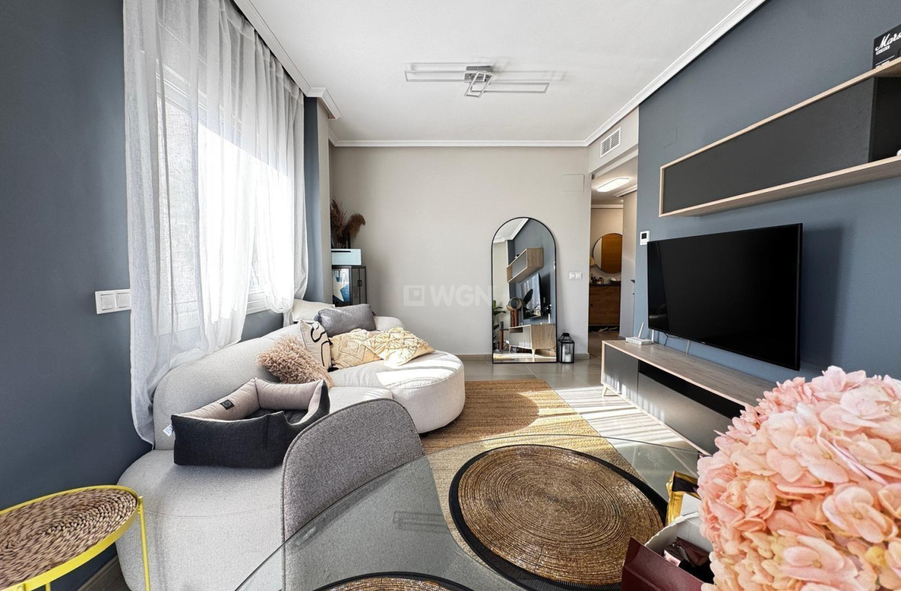 Odsprzedaż - Mieszkanie w bloku - Torrevieja - Playa del Cura