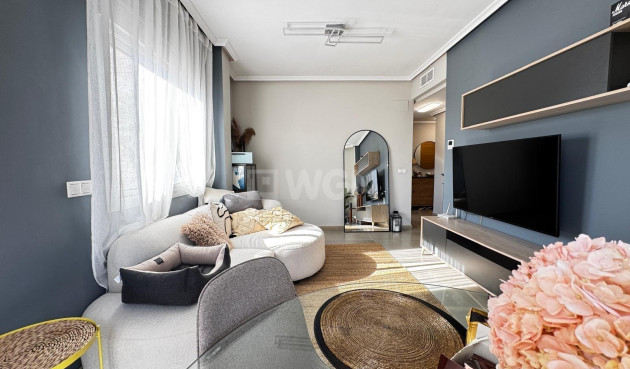 Odsprzedaż - Mieszkanie w bloku - Torrevieja - Playa del Cura