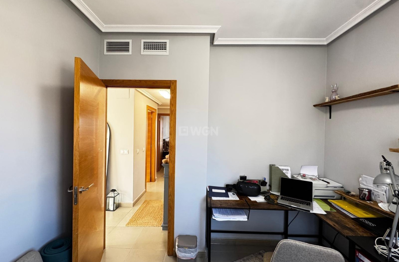 Odsprzedaż - Mieszkanie w bloku - Torrevieja - Playa del Cura