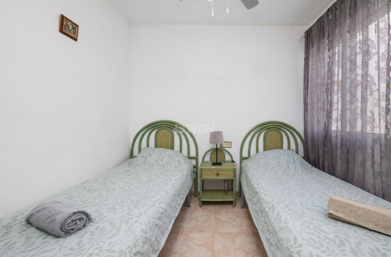 Odsprzedaż - Bungalow - Torrevieja - La Siesta - El Salado - Torreta