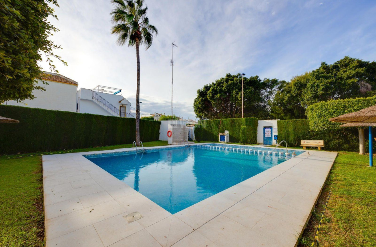 Odsprzedaż - Bungalow - Torrevieja - La Siesta - El Salado - Torreta