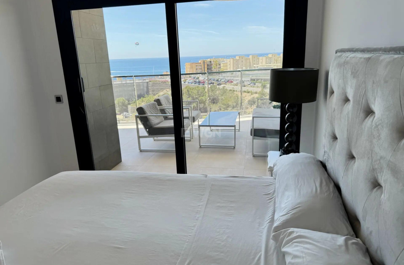 Odsprzedaż - Mieszkanie w bloku - Benidorm - Playa de Poniente