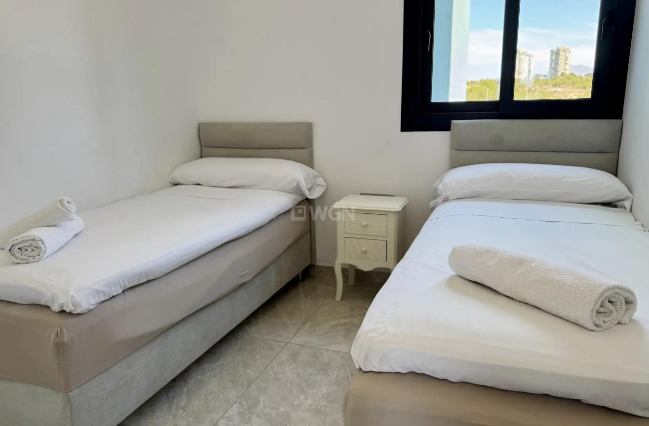 Odsprzedaż - Mieszkanie w bloku - Benidorm - Playa de Poniente