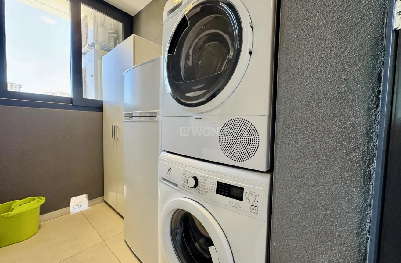 Odsprzedaż - Mieszkanie w bloku - Benidorm - Playa de Poniente