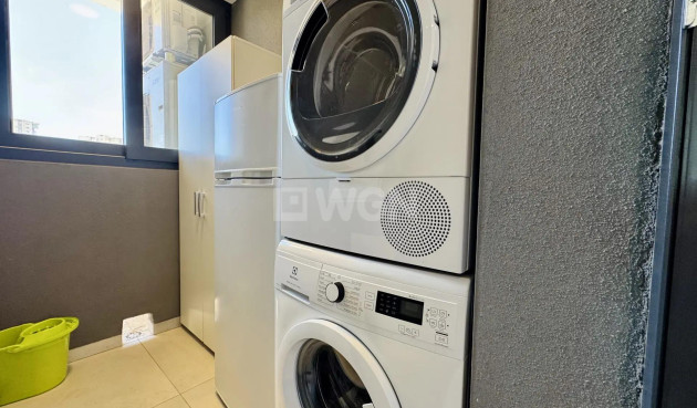 Odsprzedaż - Mieszkanie w bloku - Benidorm - Playa de Poniente