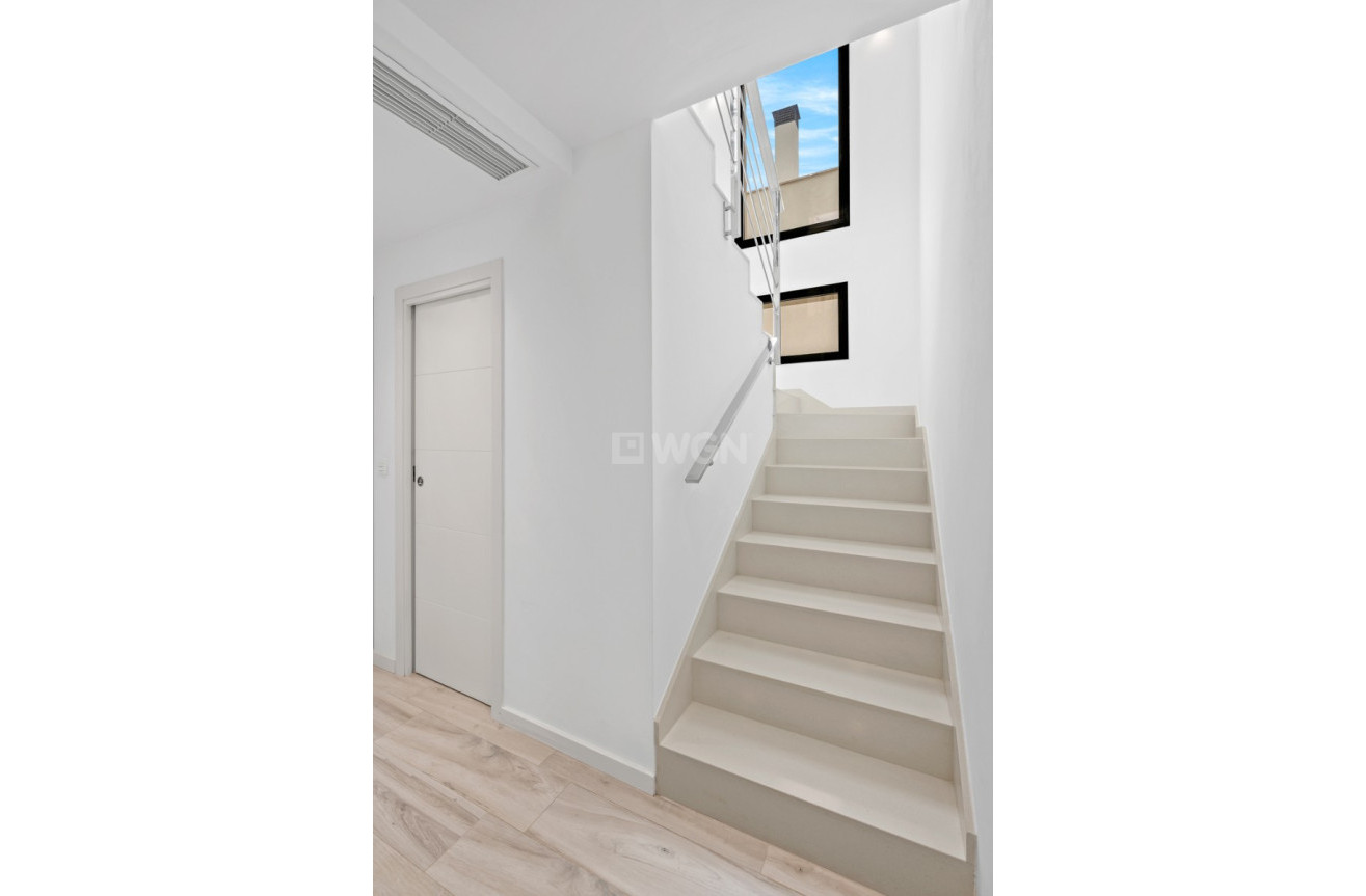 Odsprzedaż - Villa - Orihuela Costa - Cabo Roig