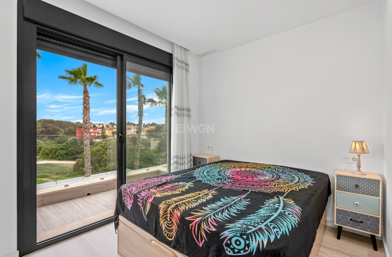 Odsprzedaż - Villa - Orihuela Costa - Cabo Roig