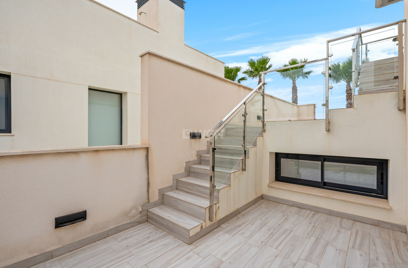 Odsprzedaż - Villa - Orihuela Costa - Cabo Roig