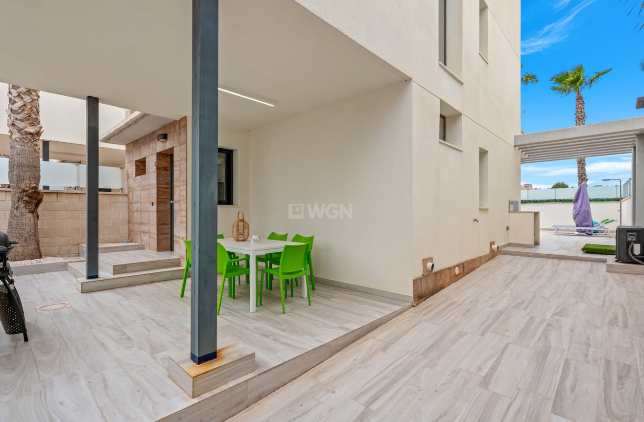 Odsprzedaż - Villa - Orihuela Costa - Cabo Roig