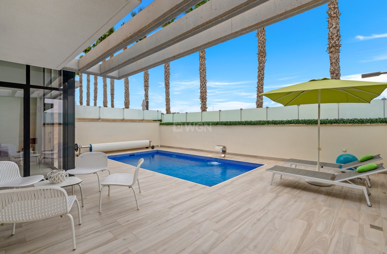 Odsprzedaż - Villa - Orihuela Costa - Cabo Roig