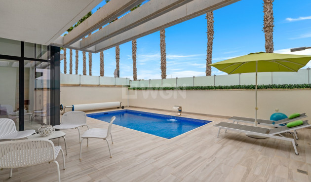 Odsprzedaż - Villa - Orihuela Costa - Cabo Roig