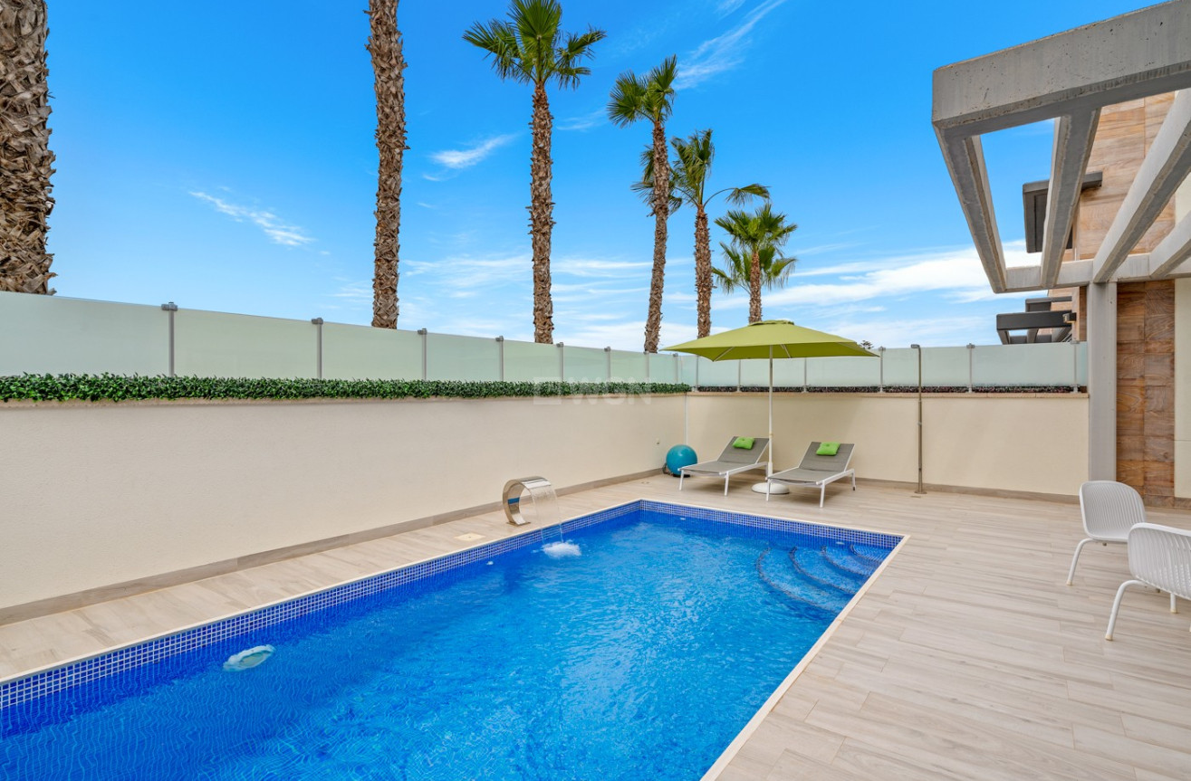 Odsprzedaż - Villa - Orihuela Costa - Cabo Roig