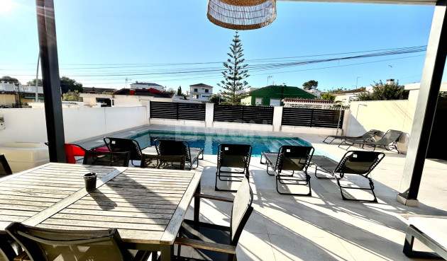 Wiederverkauf - Villa - Los Balcones - Costa Blanca