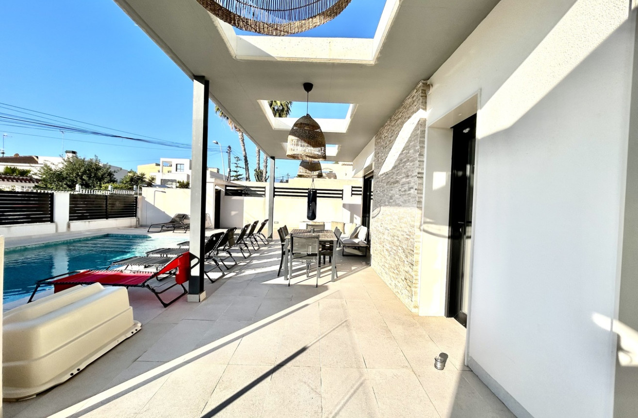 Wiederverkauf - Villa - Los Balcones - Costa Blanca