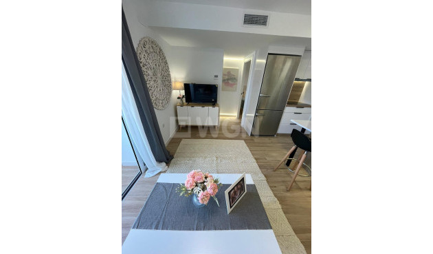 Odsprzedaż - Mieszkanie w bloku - Torrevieja - Punta Prima