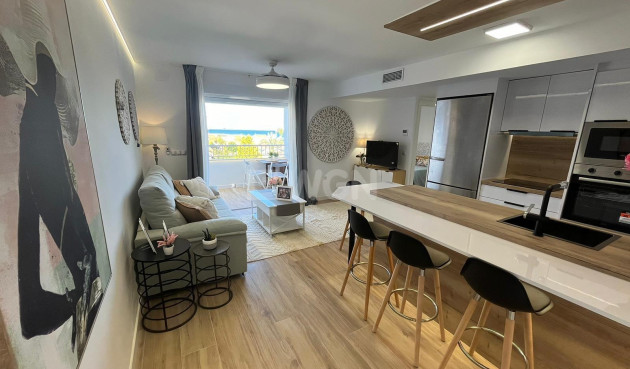 Odsprzedaż - Mieszkanie w bloku - Torrevieja - Punta Prima