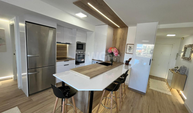 Odsprzedaż - Mieszkanie w bloku - Torrevieja - Punta Prima