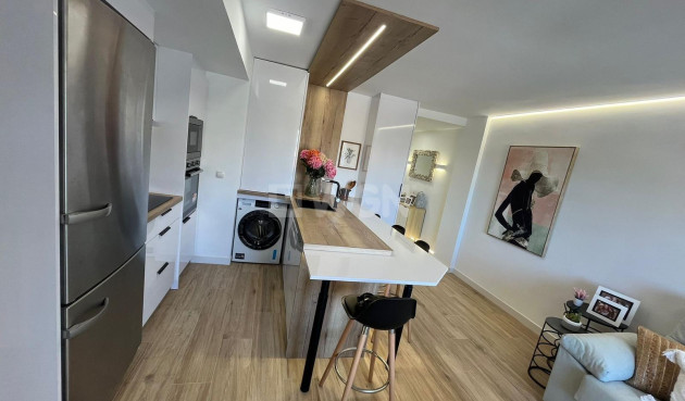 Odsprzedaż - Mieszkanie w bloku - Torrevieja - Punta Prima