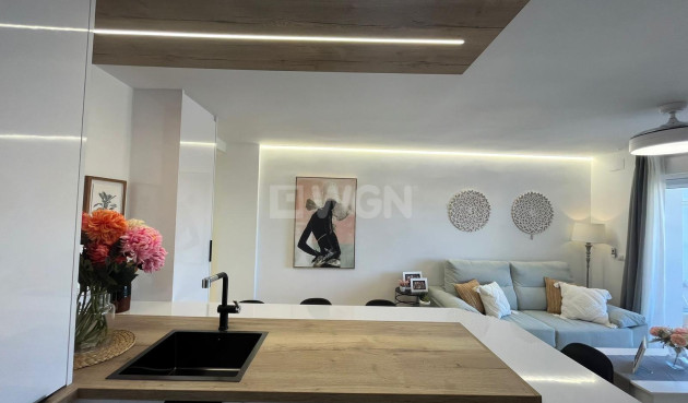 Odsprzedaż - Mieszkanie w bloku - Torrevieja - Punta Prima