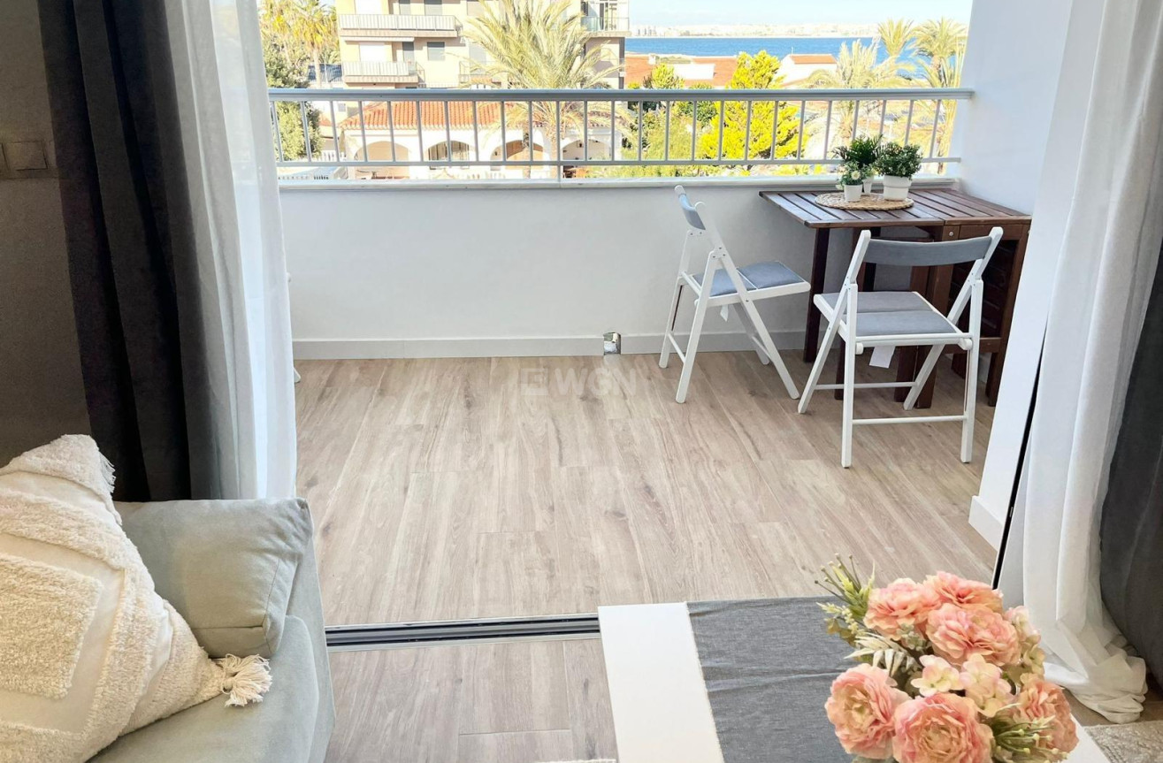 Odsprzedaż - Mieszkanie w bloku - Torrevieja - Punta Prima