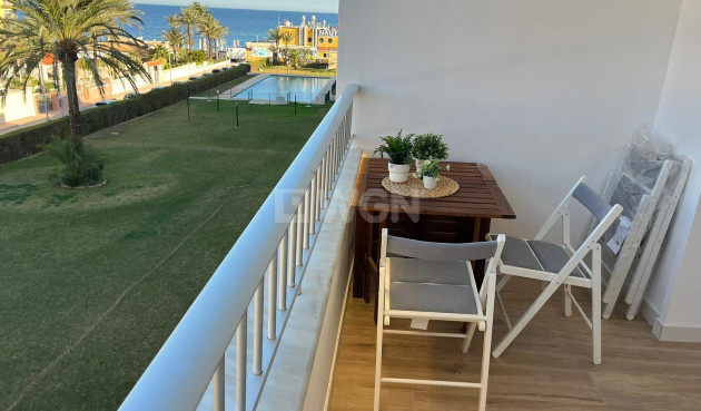 Odsprzedaż - Mieszkanie w bloku - Torrevieja - Punta Prima