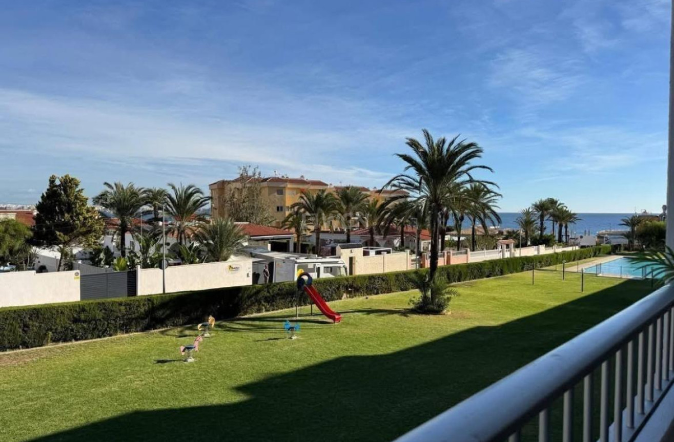 Odsprzedaż - Mieszkanie w bloku - Torrevieja - Punta Prima