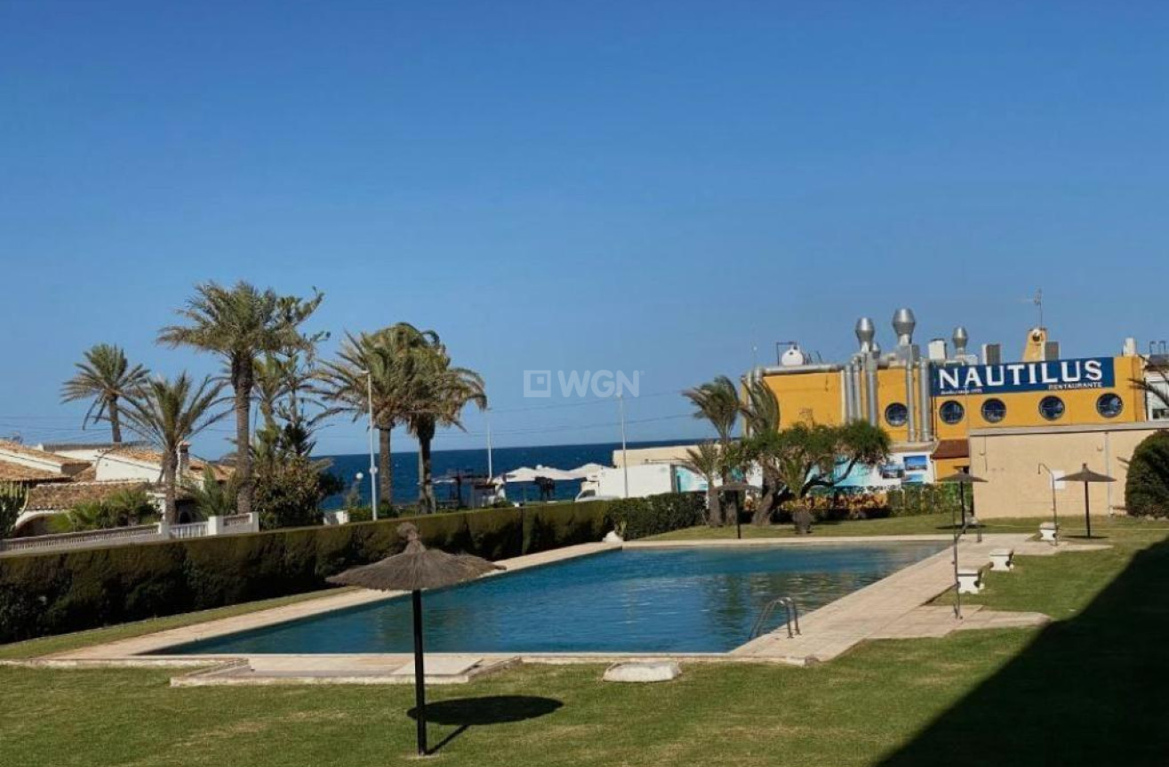 Odsprzedaż - Mieszkanie w bloku - Torrevieja - Punta Prima