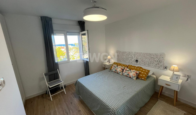 Odsprzedaż - Mieszkanie w bloku - Torrevieja - Punta Prima